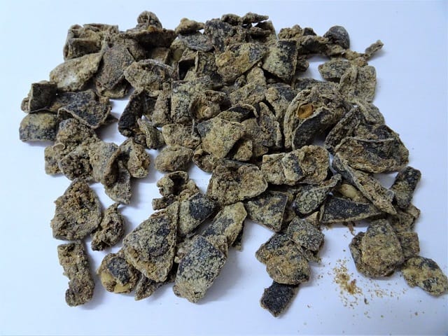dried lemon with spices